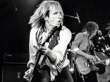 bb23-2017-fea-tom-petty-tribute-x5-billboard-1500-768×433