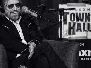 10560969_346943282128005_932627140_n