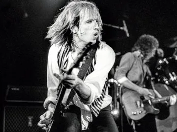 bb23-2017-fea-tom-petty-tribute-x5-billboard-1500-768×433